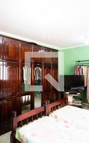 Casa à venda com 157m², 3 quartos e 2 vagas Casa à venda com 157m², 3 quartos e 2 vagasSuíte 1