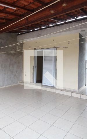 Casa à venda com 90m², 2 quartos e 2 vagasvaranda