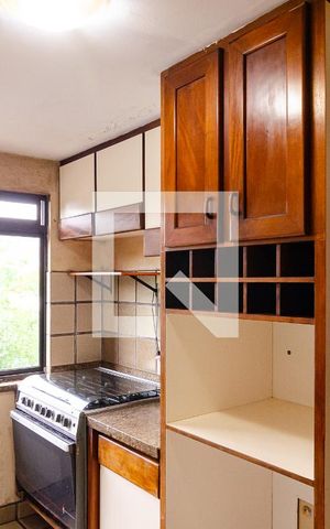Casa à venda com 175m², 4 quartos e 2 vagas Casa à venda com 175m², 4 quartos e 2 vagasCozinha