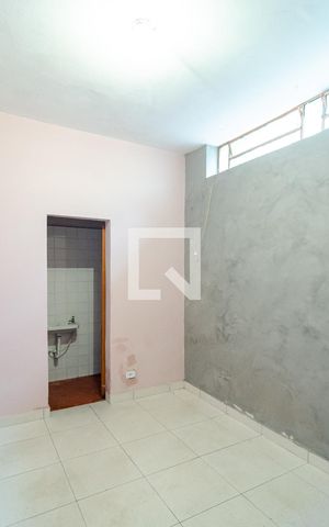Casa à venda com 175m², 4 quartos e 2 vagas Casa à venda com 175m², 4 quartos e 2 vagasQuarto de Serviço