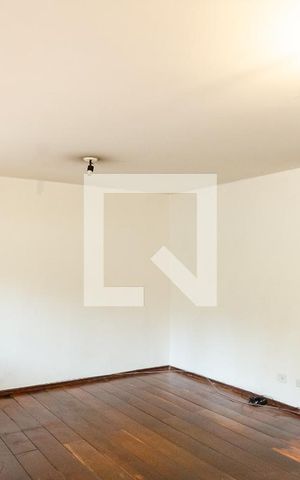 Casa à venda com 175m², 4 quartos e 2 vagas Casa à venda com 175m², 4 quartos e 2 vagasSala