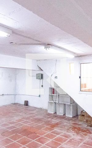 Casa à venda com 175m², 4 quartos e 2 vagas Casa à venda com 175m², 4 quartos e 2 vagasSalão
