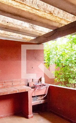 Casa à venda com 175m², 4 quartos e 2 vagas Casa à venda com 175m², 4 quartos e 2 vagasChurrasqueira