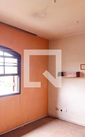 Casa à venda com 175m², 4 quartos e 2 vagas Casa à venda com 175m², 4 quartos e 2 vagasSuíte