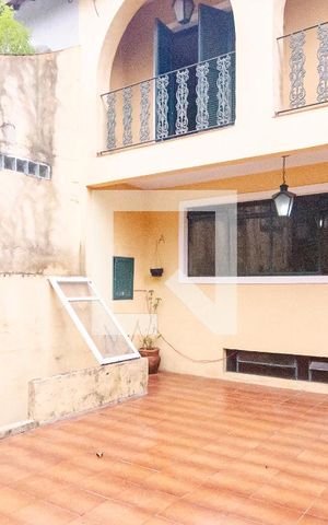 Casa à venda com 175m², 4 quartos e 2 vagas Casa à venda com 175m², 4 quartos e 2 vagasGaragem