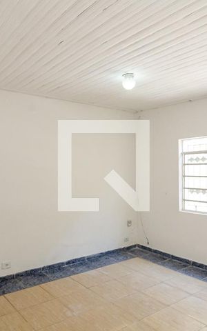Casa à venda com 65m², 2 quartos e 1 vaga Casa à venda com 65m², 2 quartos e 1 vagaSala