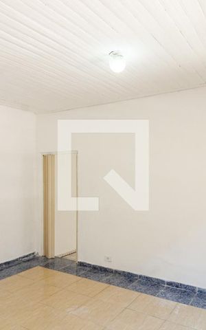 Casa à venda com 65m², 2 quartos e 1 vaga Casa à venda com 65m², 2 quartos e 1 vagaSala