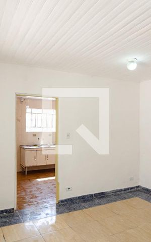 Casa à venda com 65m², 2 quartos e 1 vaga Casa à venda com 65m², 2 quartos e 1 vagaSala