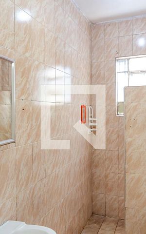 Casa à venda com 65m², 2 quartos e 1 vaga Casa à venda com 65m², 2 quartos e 1 vagaBanheiro Social