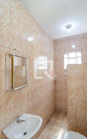 Casa à venda com 65m², 2 quartos e 1 vaga Casa à venda com 65m², 2 quartos e 1 vagaBanheiro Social