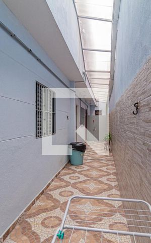 Casa à venda com 196m², 3 quartos e 2 vagasCorredor