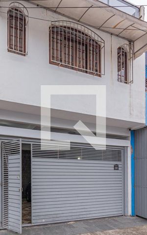 Casa à venda com 196m², 3 quartos e 2 vagasFachada