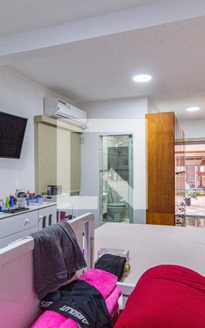 Casa à venda com 196m², 3 quartos e 2 vagasSuíte