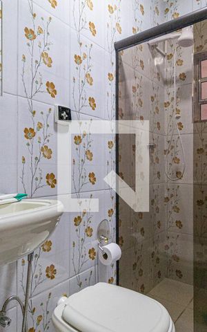 Casa à venda com 196m², 3 quartos e 2 vagasBanheiro