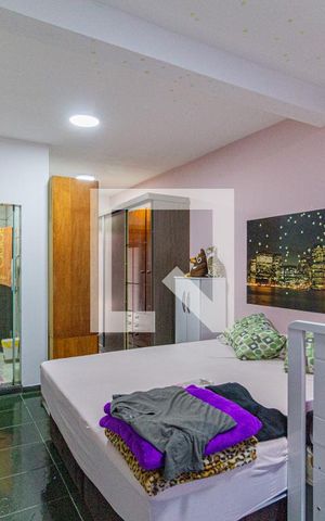 Casa à venda com 196m², 3 quartos e 2 vagasSuíte