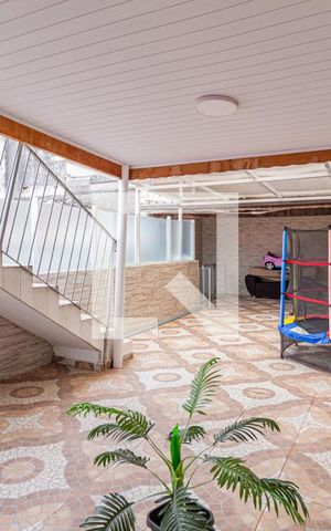 Casa à venda com 196m², 3 quartos e 2 vagasQuintal