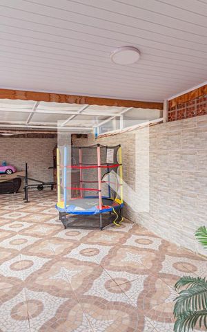 Casa à venda com 196m², 3 quartos e 2 vagasQuintal