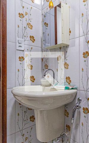 Casa à venda com 196m², 3 quartos e 2 vagasBanheiro