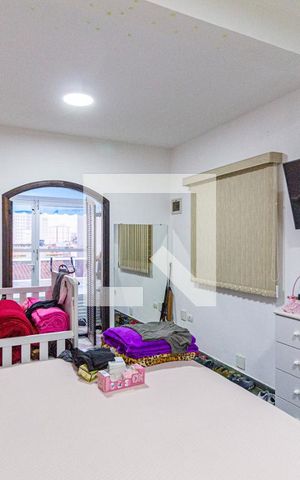 Casa à venda com 196m², 3 quartos e 2 vagasSuíte