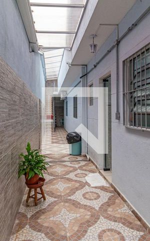 Casa à venda com 196m², 3 quartos e 2 vagasCorredor