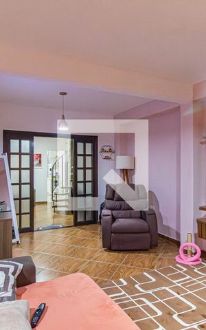 Casa à venda com 196m², 3 quartos e 2 vagasSala