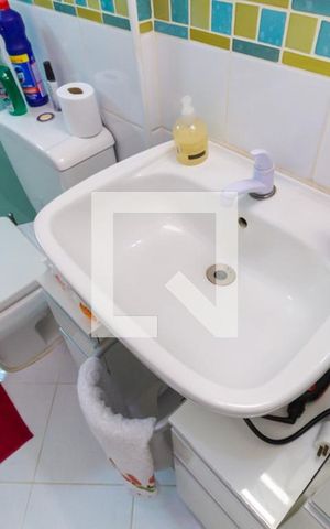 Apartamento à venda com 70m², 2 quartos e 1 vaga Apartamento à venda com 70m², 2 quartos e 1 vagaBanheiro