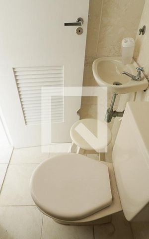 Apartamento para alugar com 94m², 3 quartos e 2 vagasBanheiro de Serviço