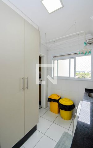 Apartamento à venda com 154m², 3 quartos e 3 vagas Apartamento à venda com 154m², 3 quartos e 3 vagasÁrea de Serviço