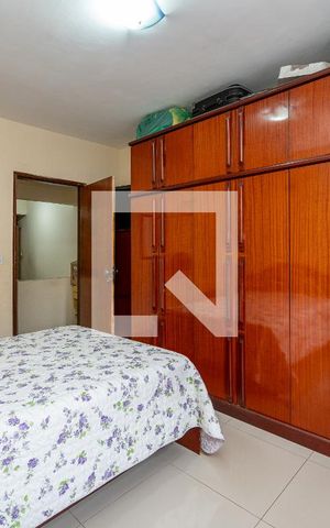 Casa à venda com 309m², 4 quartos e 2 vagas Casa à venda com 309m², 4 quartos e 2 vagasQuarto 1