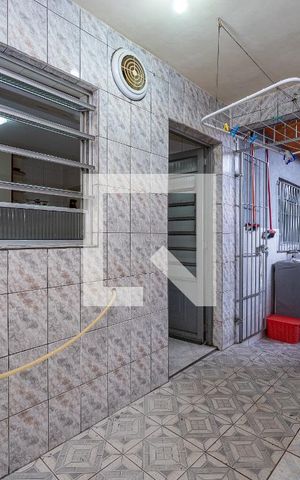 Casa à venda com 309m², 4 quartos e 2 vagas Casa à venda com 309m², 4 quartos e 2 vagasÁrea de Serviço