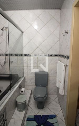 Apartamento à venda com 107m², 2 quartos e sem vagaBanheiro da Suíte