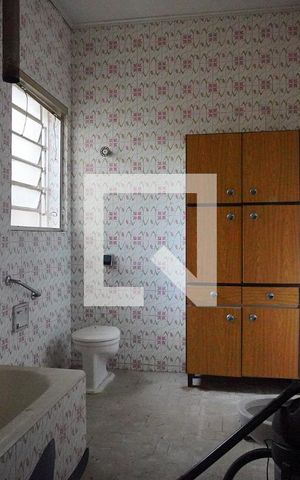 Casa à venda com 450m², 3 quartos e 3 vagasBanheiro 1
