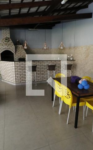 Casa para alugar com 100m², 4 quartos e 8 vagasÁrea Externa