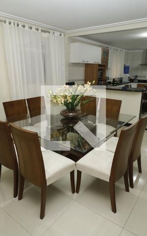Casa para alugar com 100m², 4 quartos e 8 vagasCopa