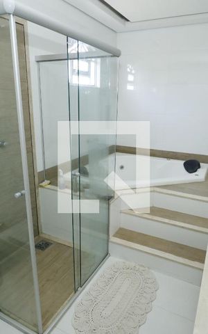 Casa para alugar com 100m², 4 quartos e 8 vagasBanheiro 