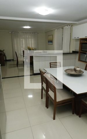 Casa para alugar com 100m², 4 quartos e 8 vagasCozinha