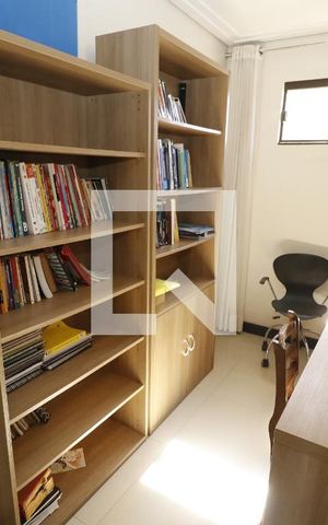 Casa para alugar com 100m², 4 quartos e 8 vagasEscritório