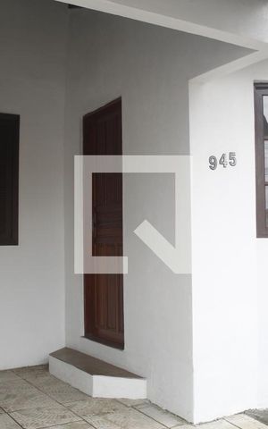 Casa para alugar com 60m², 2 quartos e 2 vagasEntrada