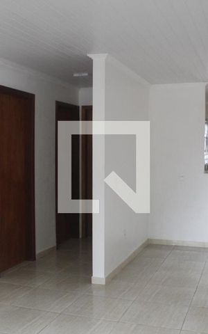 Casa para alugar com 60m², 2 quartos e 2 vagasSala