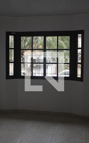 Casa para alugar com 60m², 2 quartos e 2 vagasSala