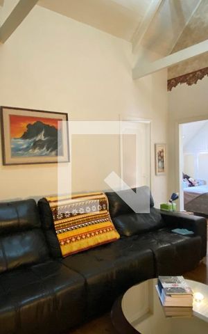 Casa de condomínio à venda com 320m², 4 quartos e 4 vagasSala de TV
