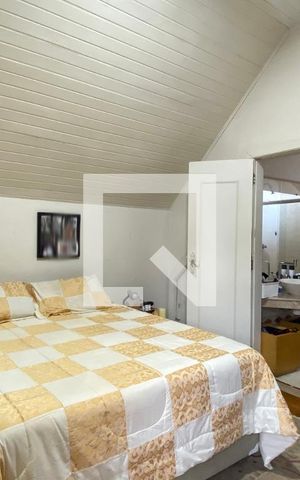 Casa de condomínio à venda com 320m², 4 quartos e 4 vagasSuíte 3