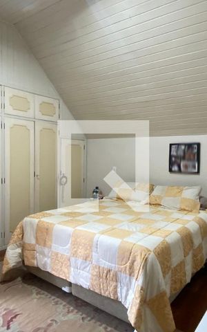 Casa de condomínio à venda com 320m², 4 quartos e 4 vagasSuíte 3