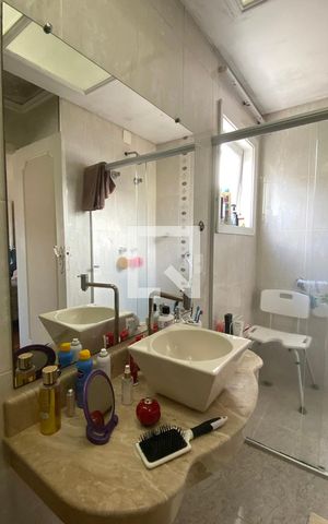 Casa de condomínio à venda com 320m², 4 quartos e 4 vagasBanheiro da Suíte 2