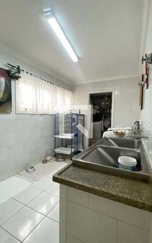 Casa de condomínio à venda com 320m², 4 quartos e 4 vagasÁrea de Serviço
