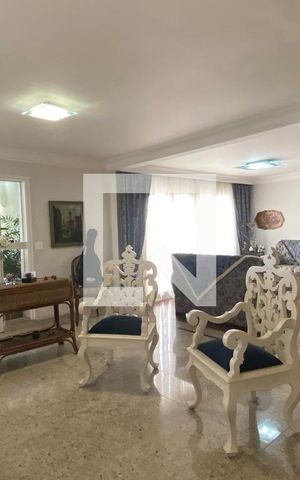 Casa de condomínio à venda com 320m², 4 quartos e 4 vagasSala