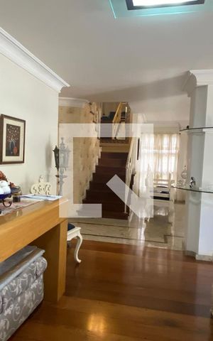 Casa de condomínio à venda com 320m², 4 quartos e 4 vagasSala