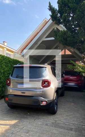 Casa de condomínio à venda com 320m², 4 quartos e 4 vagasFachada