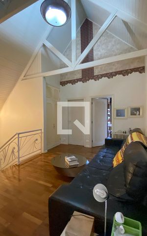Casa de condomínio à venda com 320m², 4 quartos e 4 vagasSala de TV