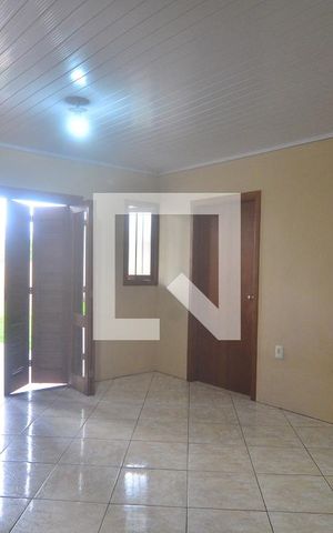 Casa para alugar com 70m², 2 quartos e 2 vagasSala